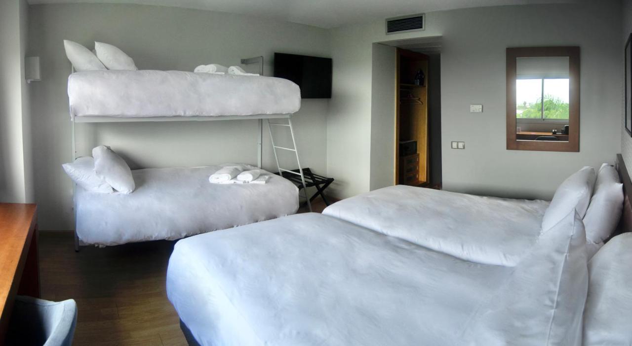 Ramada By Wyndham Valencia Almussafes Hotel Ngoại thất bức ảnh