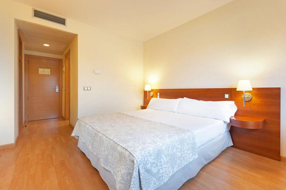 Ramada By Wyndham Valencia Almussafes Hotel Ngoại thất bức ảnh
