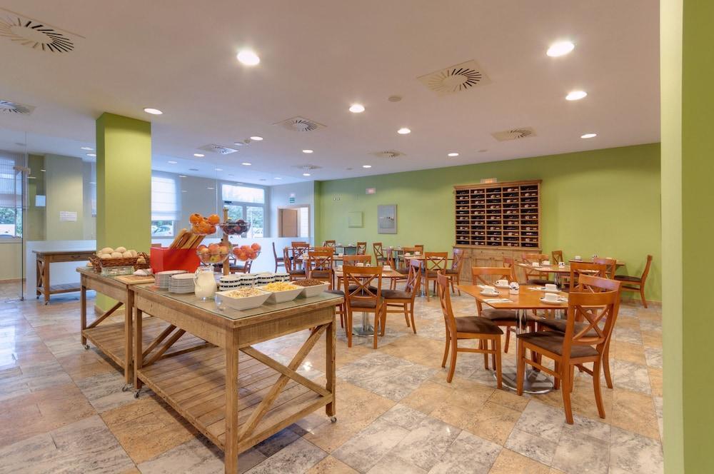 Ramada By Wyndham Valencia Almussafes Hotel Ngoại thất bức ảnh