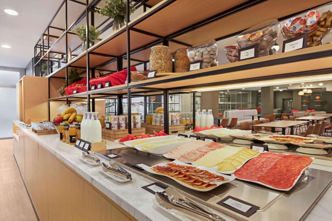 Ramada By Wyndham Valencia Almussafes Hotel Ngoại thất bức ảnh