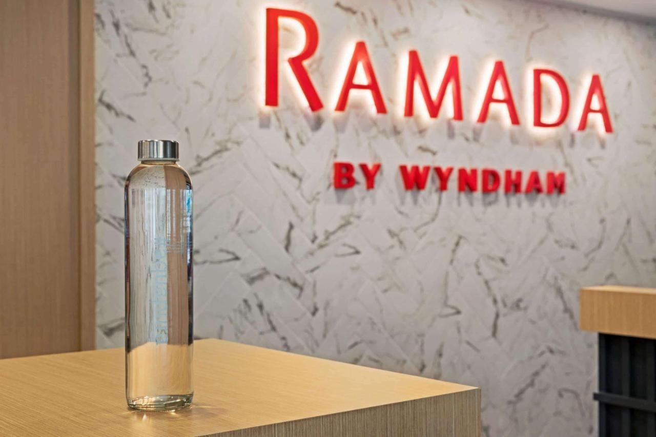 Ramada By Wyndham Valencia Almussafes Hotel Ngoại thất bức ảnh