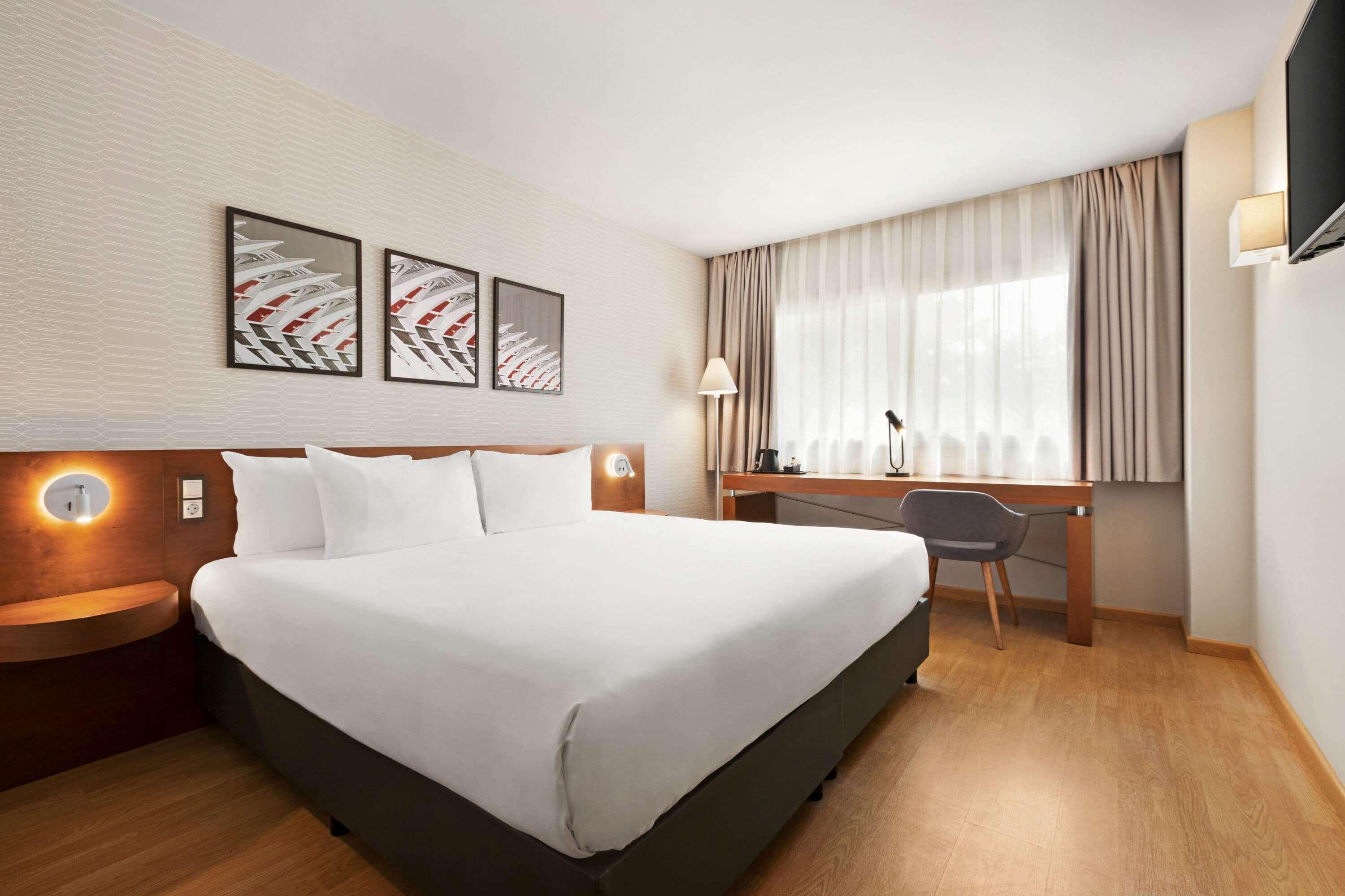 Ramada By Wyndham Valencia Almussafes Hotel Ngoại thất bức ảnh