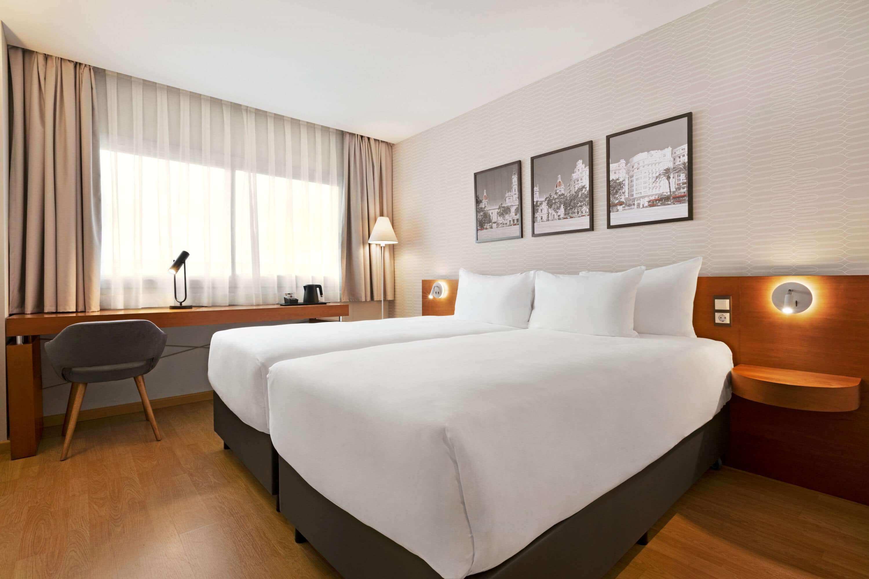 Ramada By Wyndham Valencia Almussafes Hotel Ngoại thất bức ảnh