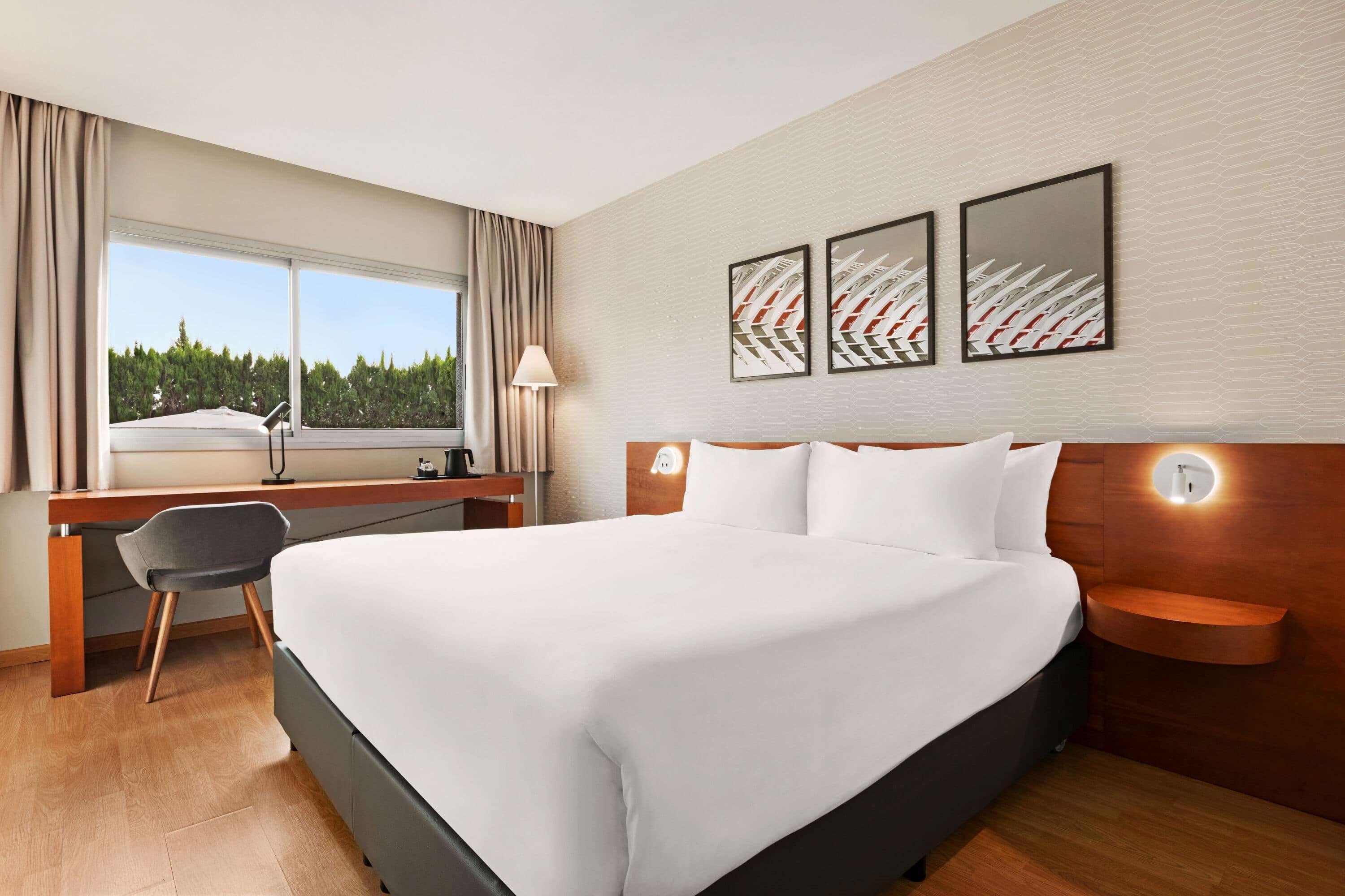 Ramada By Wyndham Valencia Almussafes Hotel Ngoại thất bức ảnh