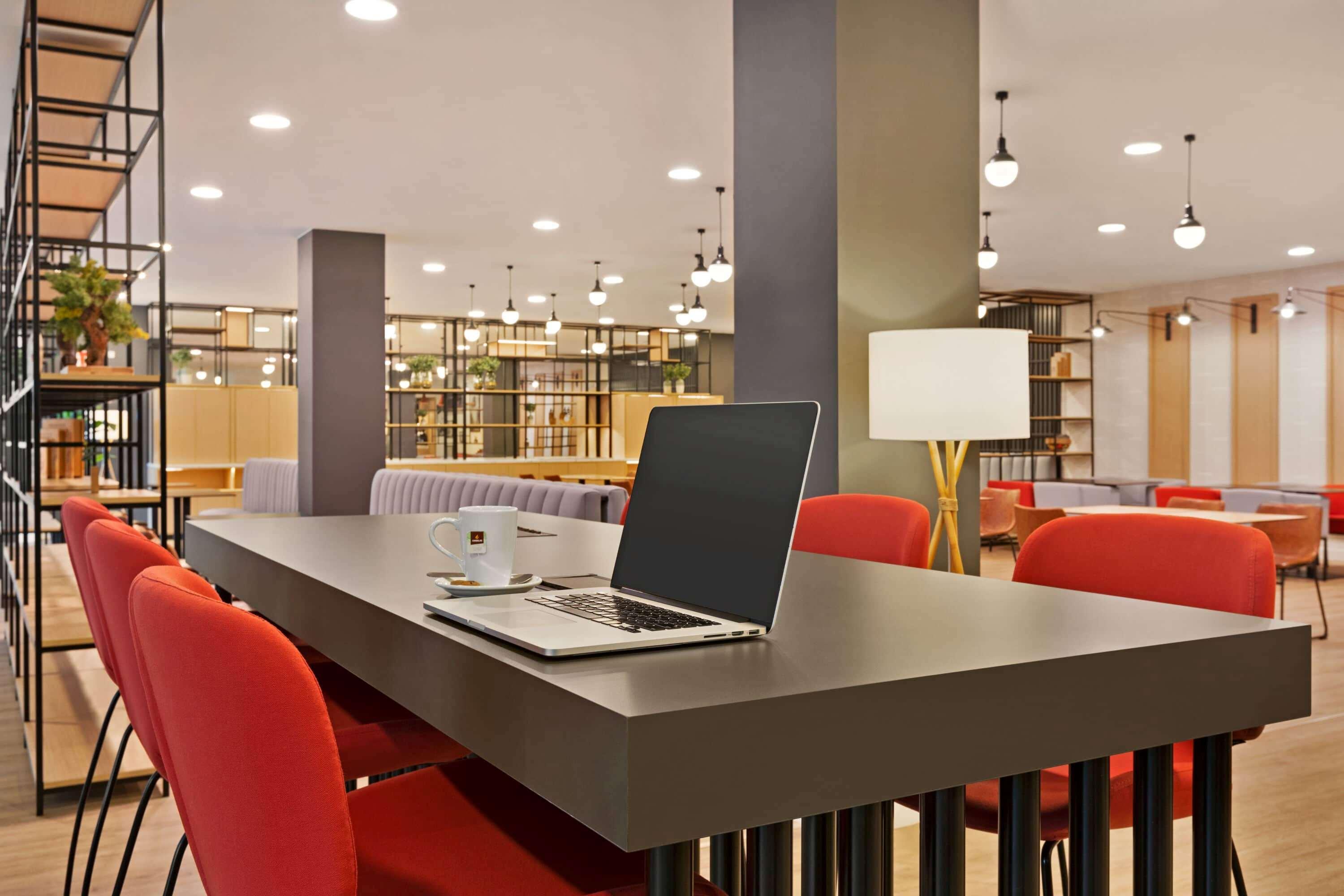 Ramada By Wyndham Valencia Almussafes Hotel Ngoại thất bức ảnh