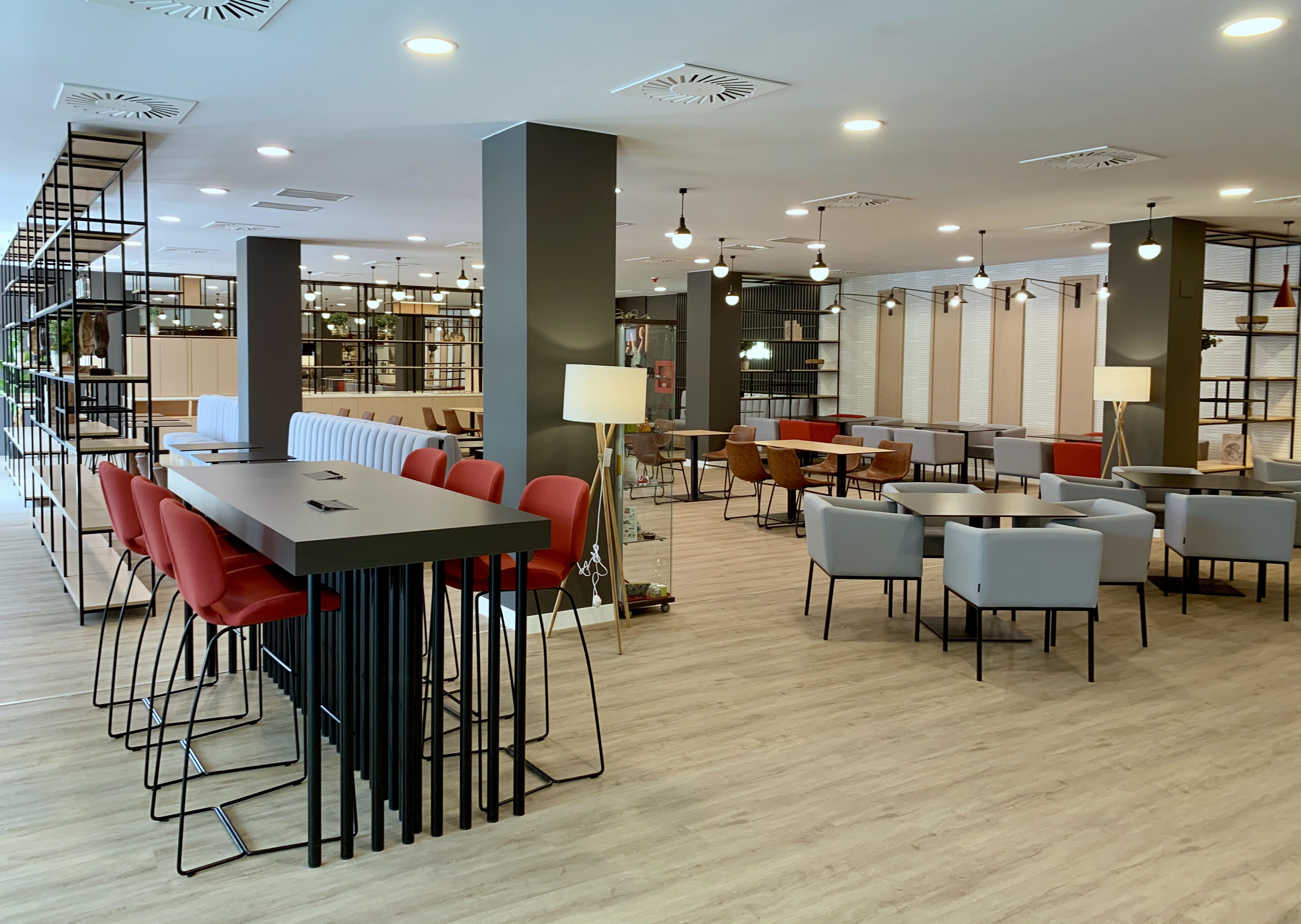 Ramada By Wyndham Valencia Almussafes Hotel Ngoại thất bức ảnh