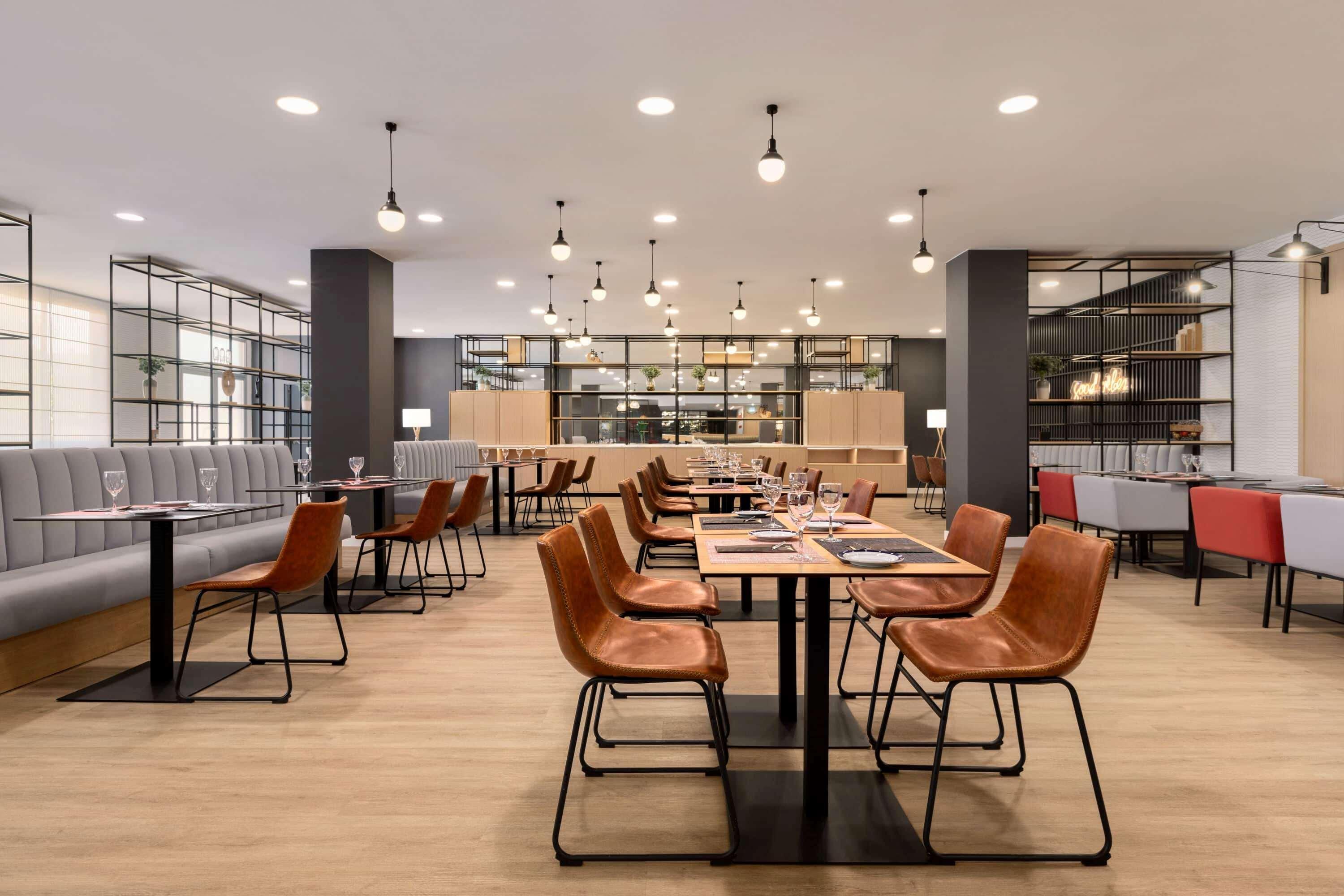 Ramada By Wyndham Valencia Almussafes Hotel Ngoại thất bức ảnh
