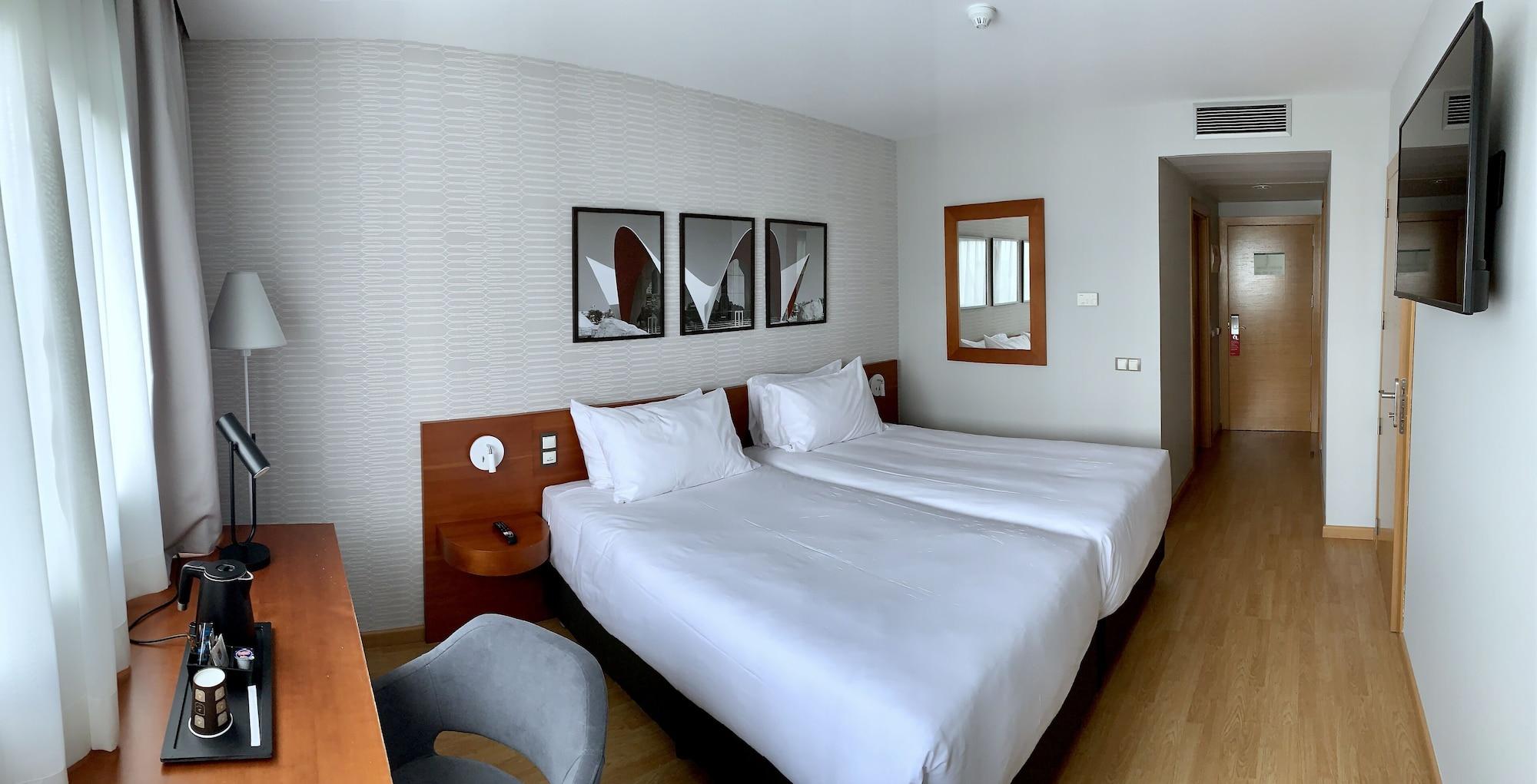 Ramada By Wyndham Valencia Almussafes Hotel Ngoại thất bức ảnh