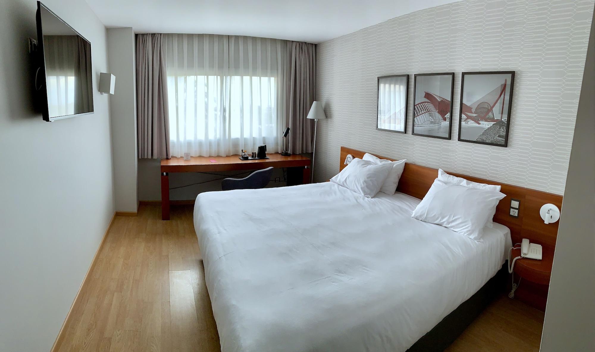 Ramada By Wyndham Valencia Almussafes Hotel Ngoại thất bức ảnh