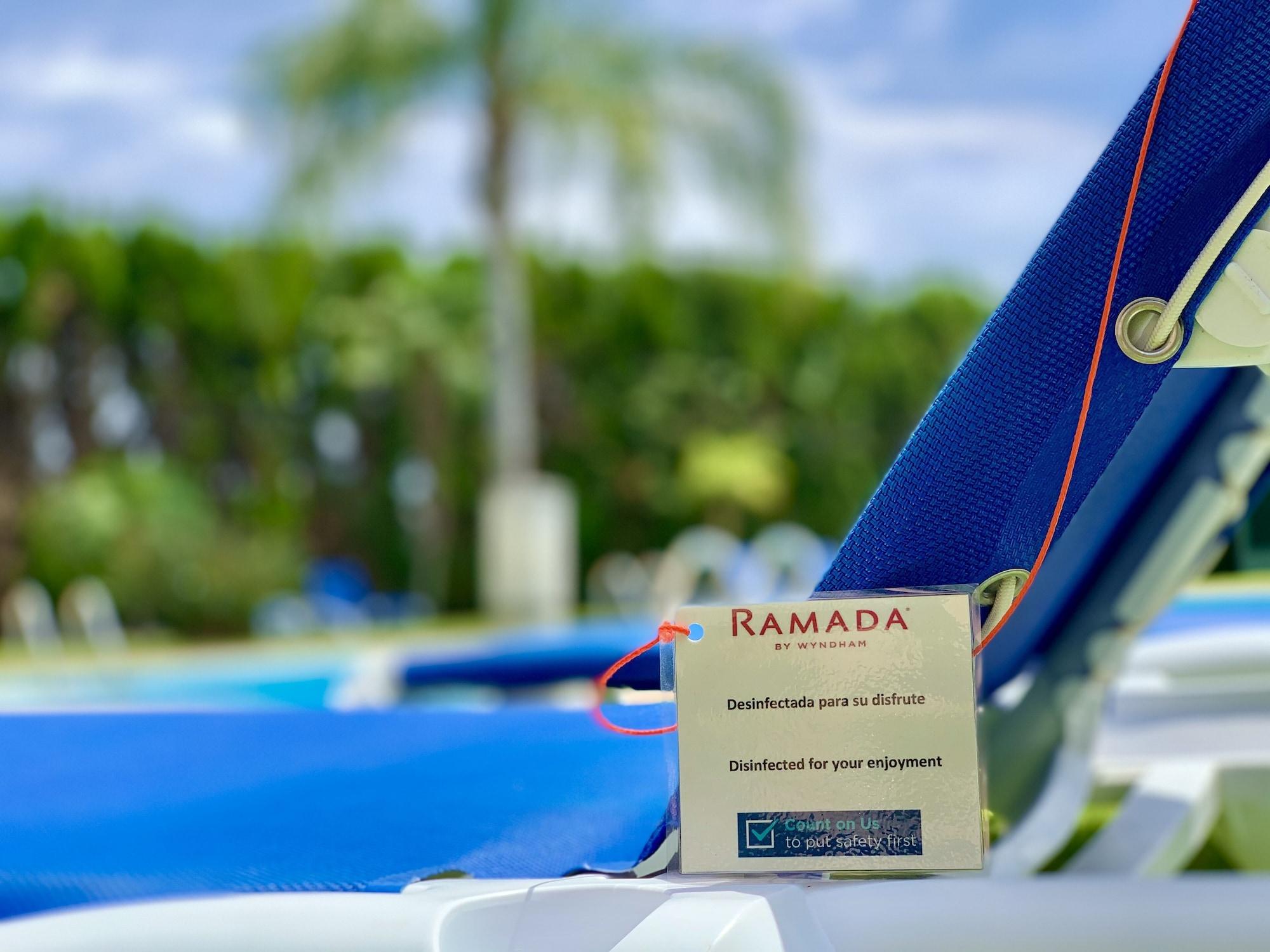 Ramada By Wyndham Valencia Almussafes Hotel Ngoại thất bức ảnh