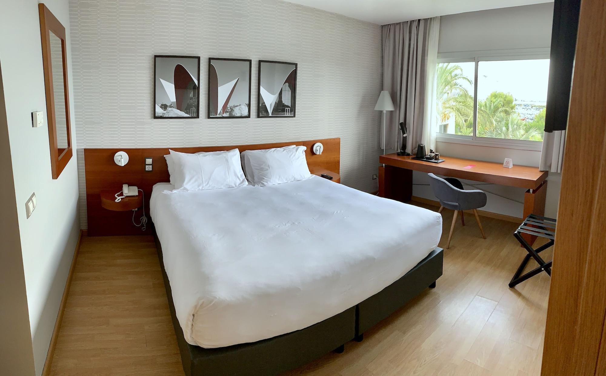 Ramada By Wyndham Valencia Almussafes Hotel Ngoại thất bức ảnh