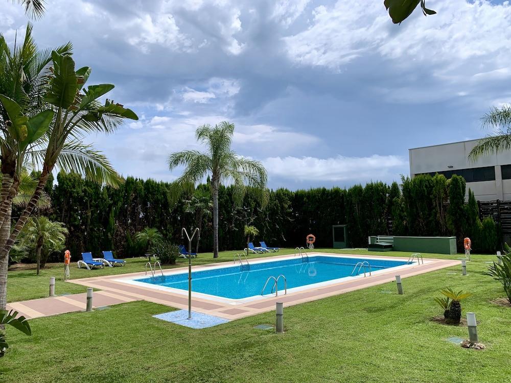 Ramada By Wyndham Valencia Almussafes Hotel Ngoại thất bức ảnh