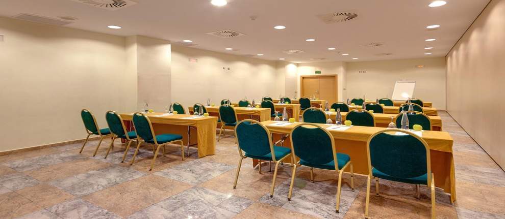 Ramada By Wyndham Valencia Almussafes Hotel Ngoại thất bức ảnh